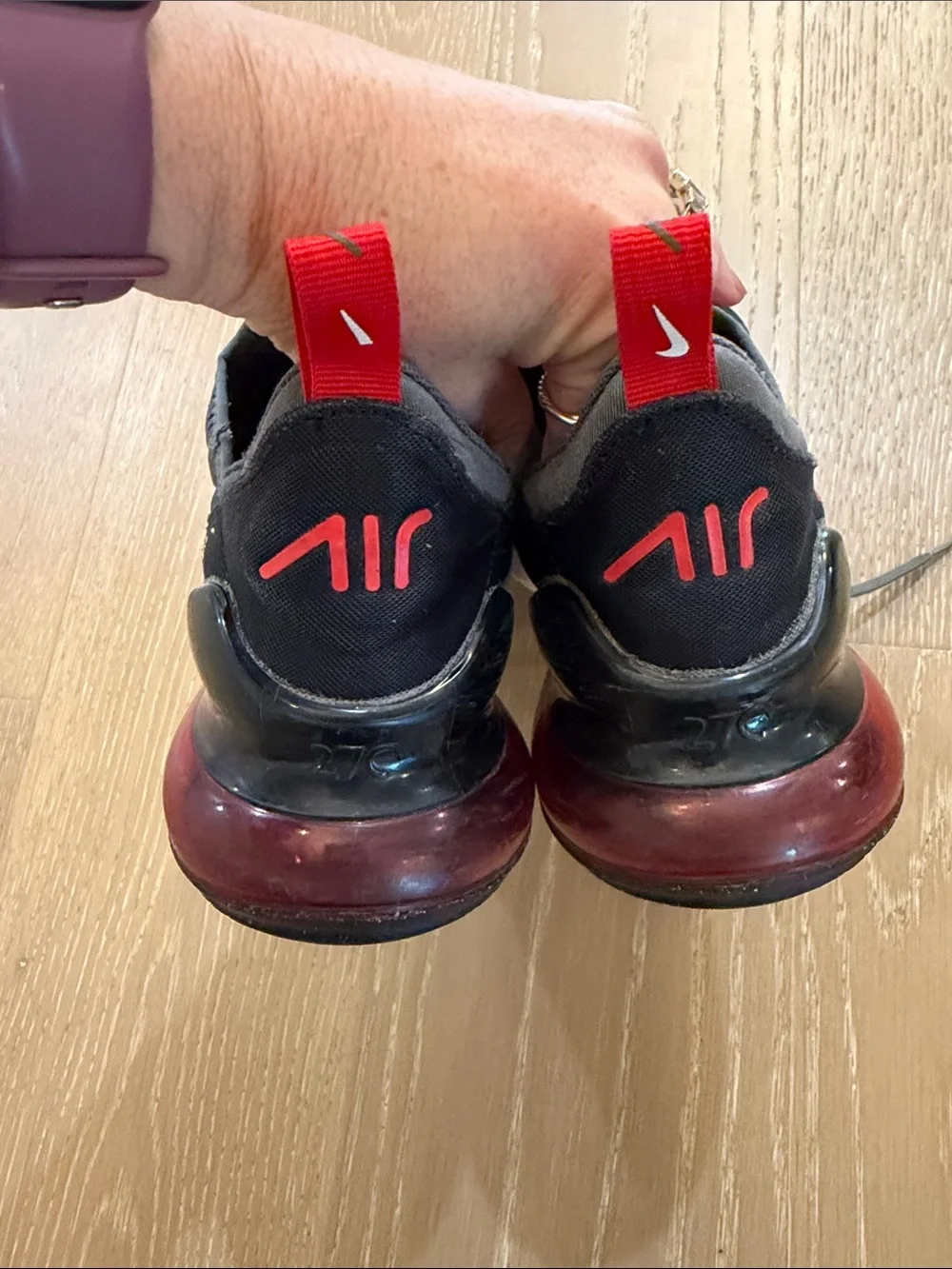 Nike Air Max 270 GS “Iron Grey University Red” big kids 7Y